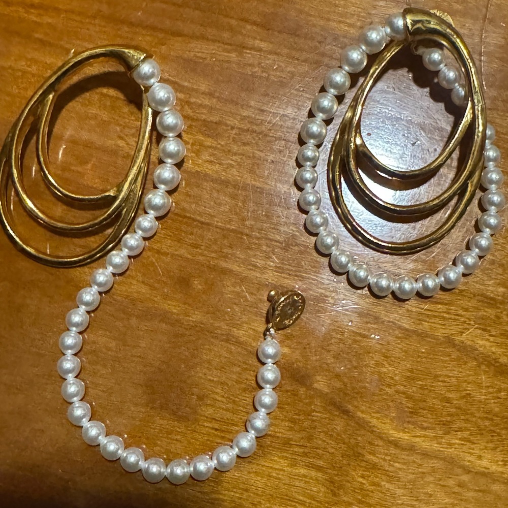 Vintage Napier gold and pearl hoop earrings - Picture 3 of 6